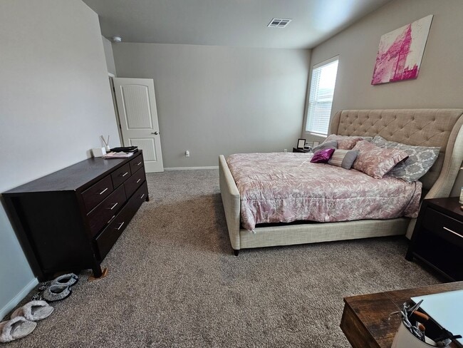 Building Photo - 2022 Home with Split Bedroom Layout & Beau...