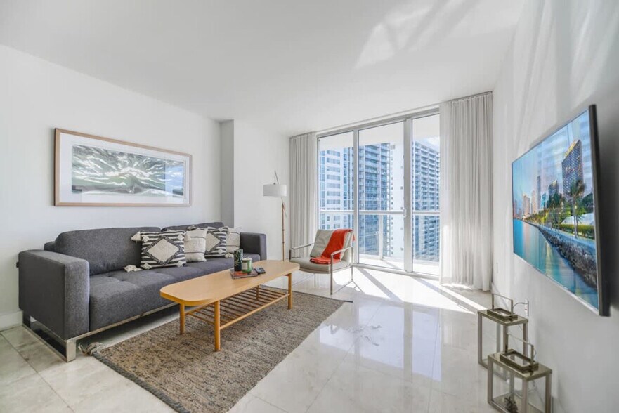 Primary Photo - 485 Brickell Ave