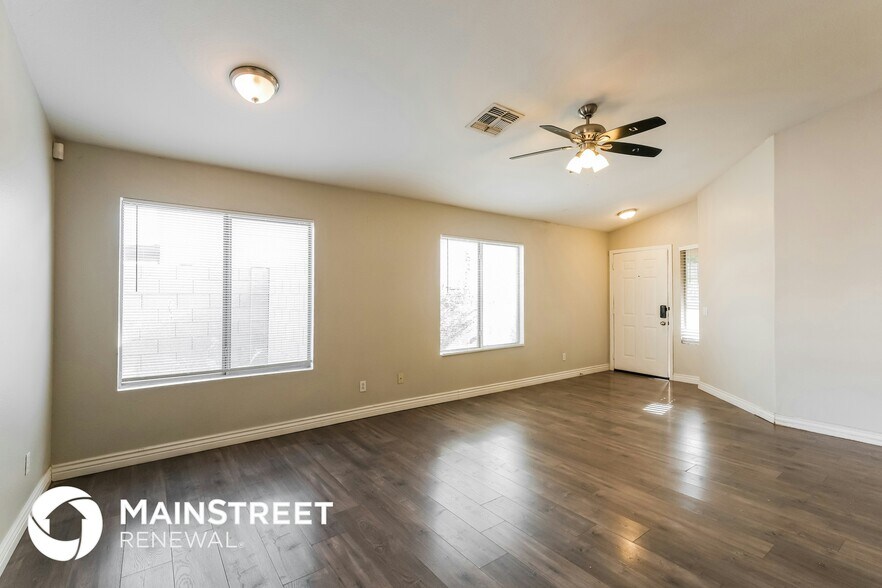 Building Photo - 3910 N 105th Ln
