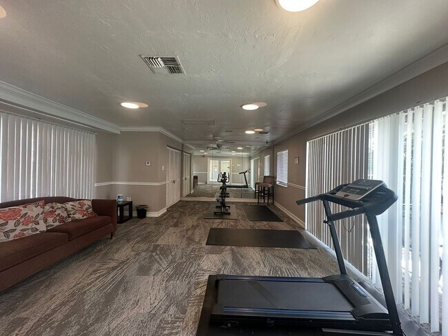 Building Photo - FAST APPROVAL !  1 bed 1 bath at green tee...