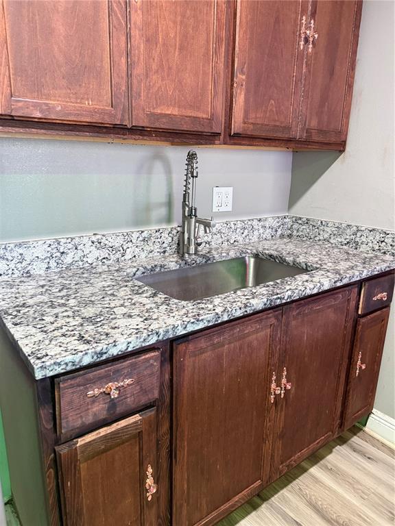 Building Photo - 9009 Tudor Dr