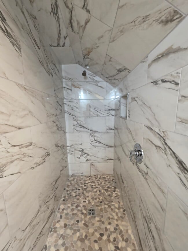 Building Photo - 406 Grove Pl