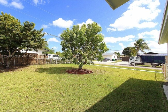 Building Photo - 6203 SW 108th Pl