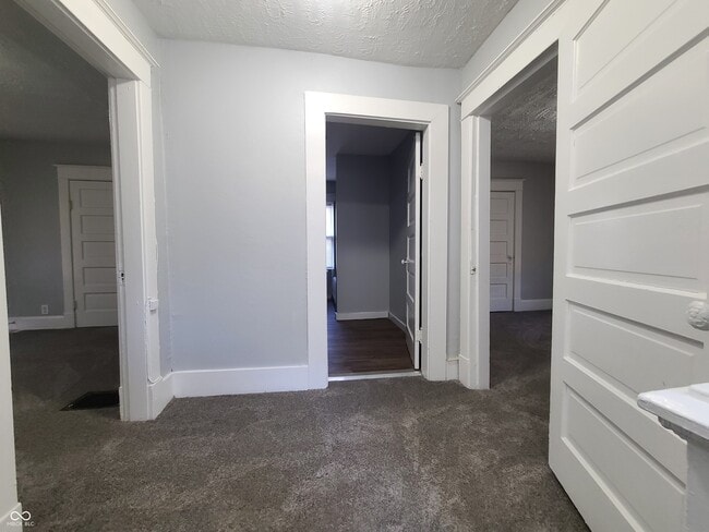 Building Photo - 4054 Byram Ave