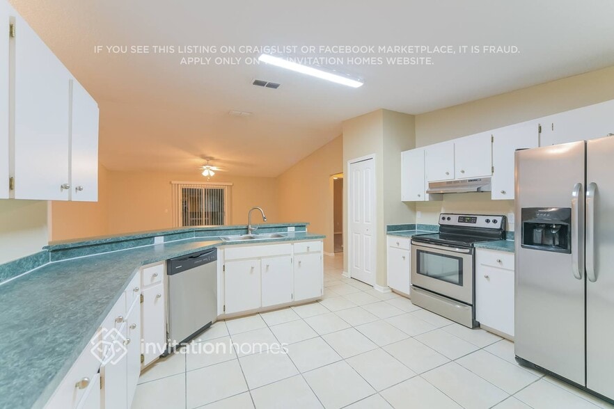 Building Photo - 913 W Lake Cannon Dr NW