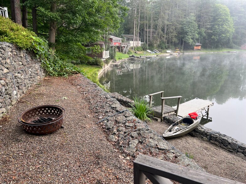 Building Photo - 156 Silliman Cove