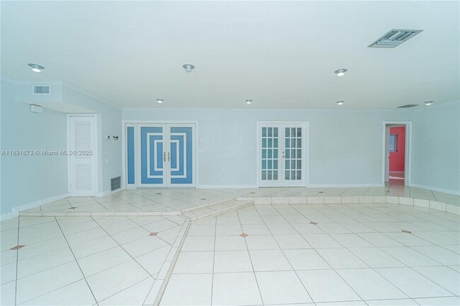Building Photo - 430 NE 145th St