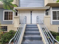 Building Photo - 5730 Vineland Ave