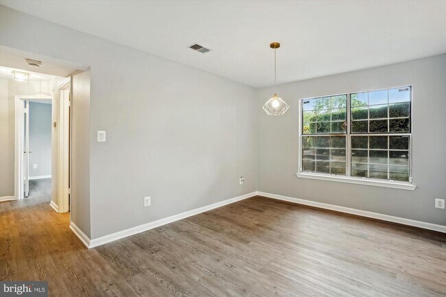 Building Photo - 10901 Postern Ct