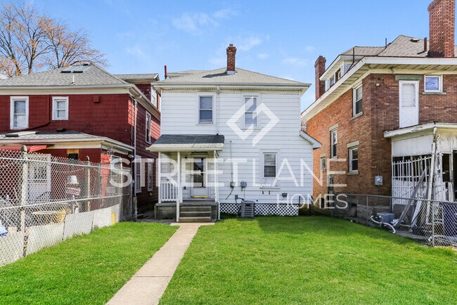 Building Photo - Charming 3 Bedroom in Columbus!