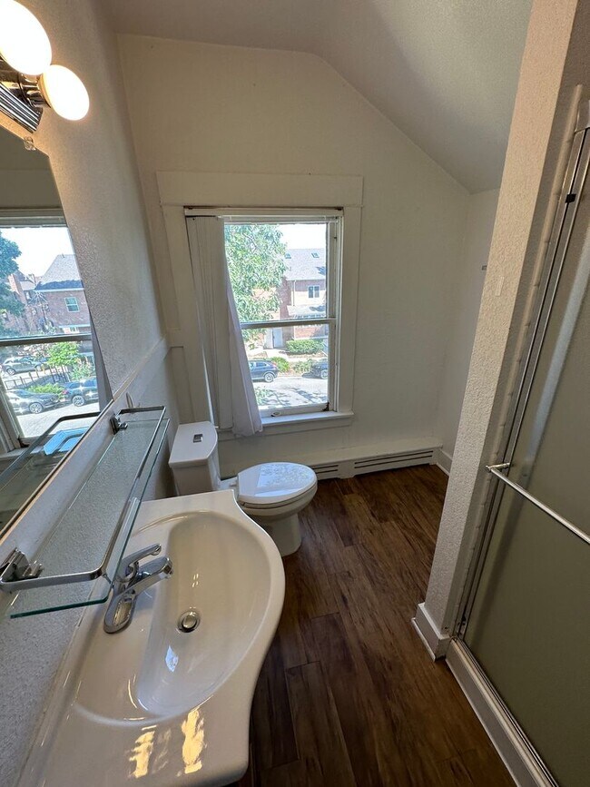 Building Photo - 994 14th St