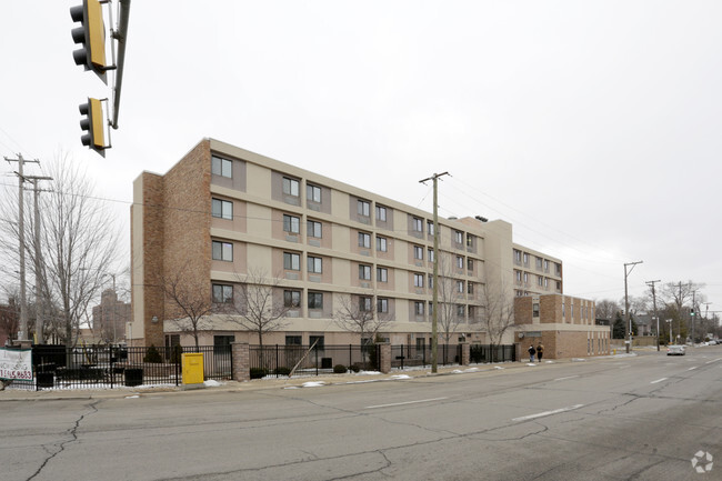 Building Photo - Longwood Plaza