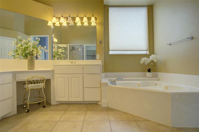 Building Photo - 8016 Ambiance Way