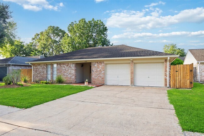 Building Photo - 2331 Ridgemont Dr