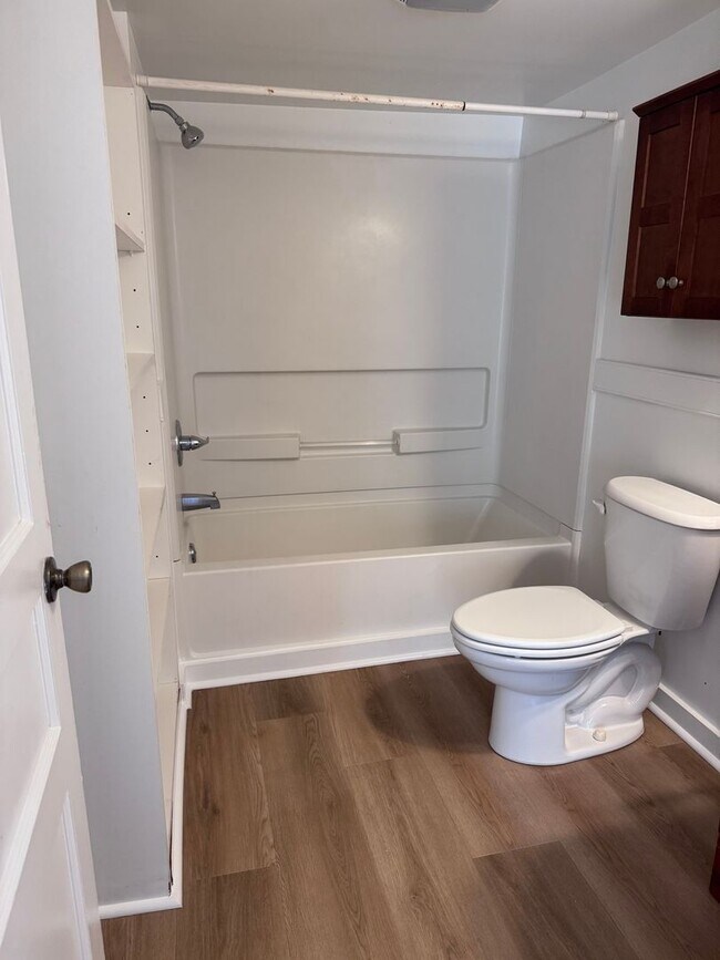 Building Photo - 205 Sir Walter Raleigh St