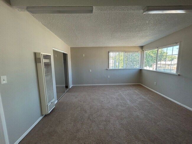 Building Photo - 450 N Taylor St