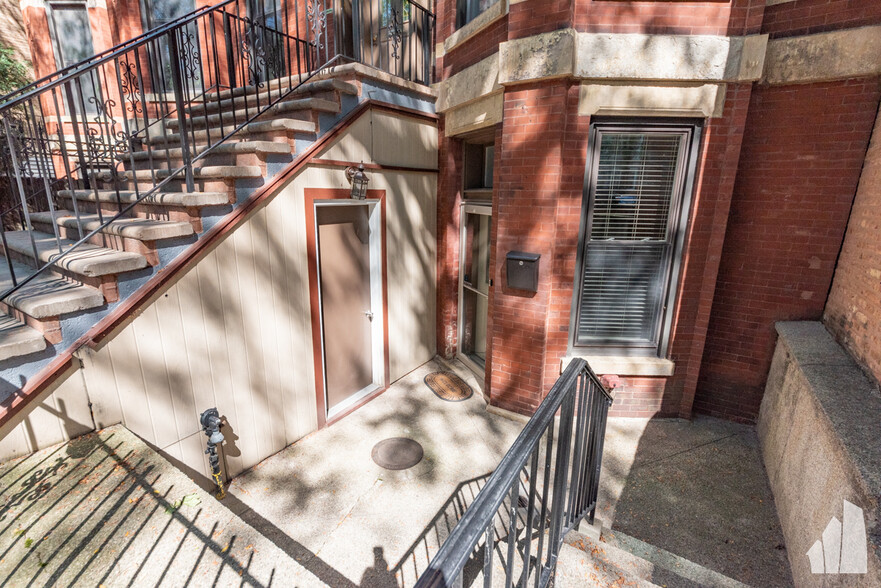 Building Photo - 1446 W Lexington St