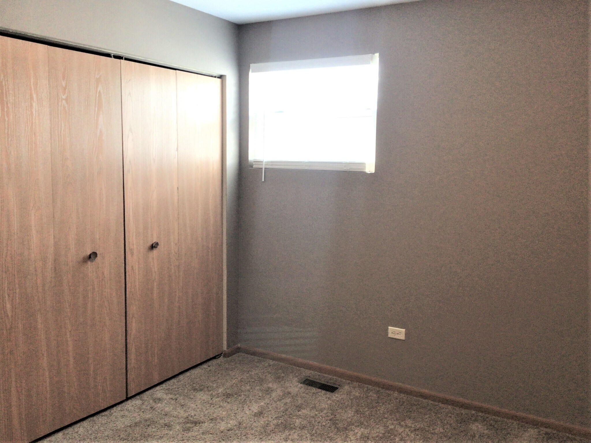 Building Photo - 898 Cottonwood Dr