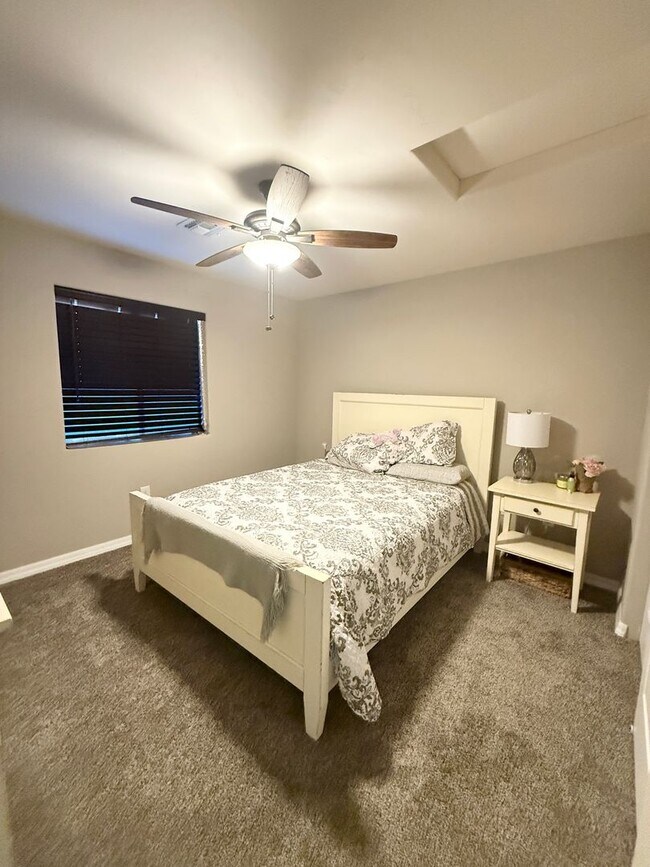 Building Photo - This home has EVERYTHING and is ready for you!