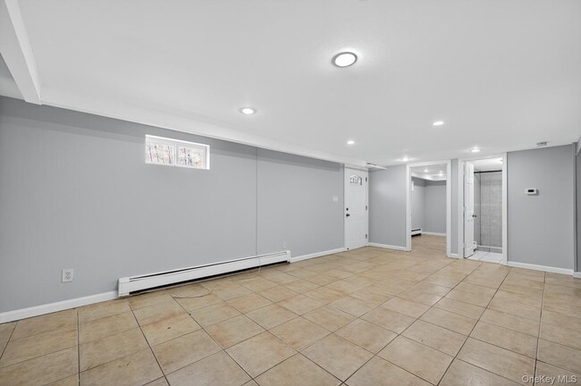 Building Photo - 552 Old Country Rd