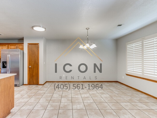 Building Photo - 313 E Plantation Terrace