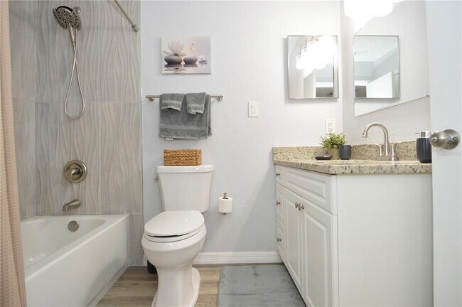 Building Photo - 8754 Mallard Reserve Dr