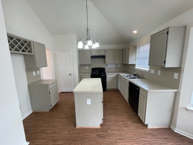 Building Photo - Beautiful 2 Story Updated Home in Grand Prairie