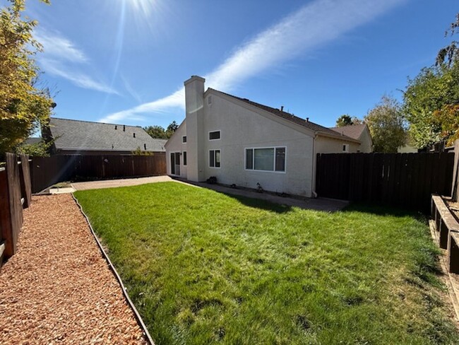 Building Photo - Beautiful 3-Bedroom Benicia Home