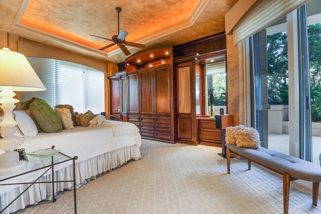 Building Photo - 13611 Deering Bay Dr