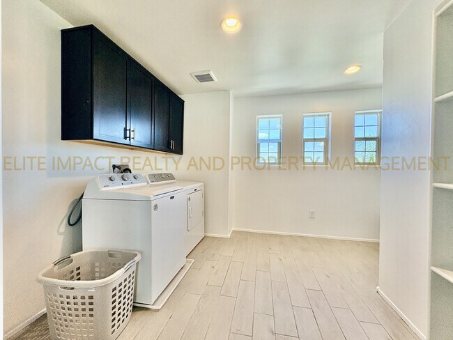 Building Photo - 7654 S Via Casa De Campo