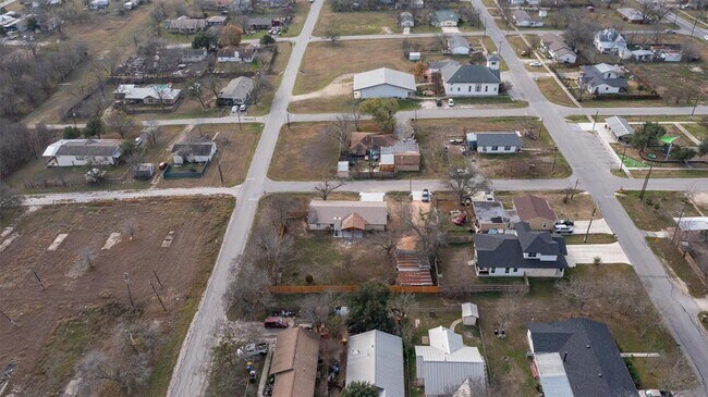 Building Photo - 209 E Rector St