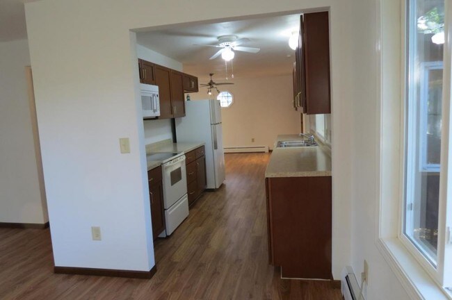 Building Photo - 722 Highland