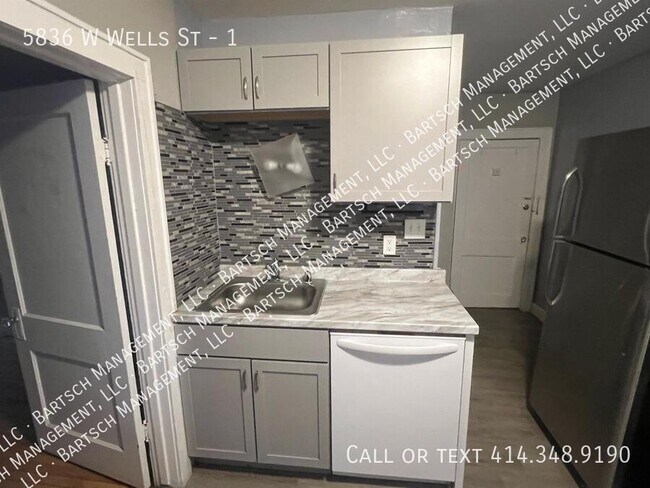 Building Photo - 5836 W Wells St
