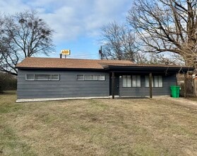 Building Photo - 503 16th Ave N