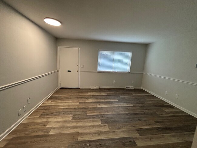 Building Photo - 2722 Center St