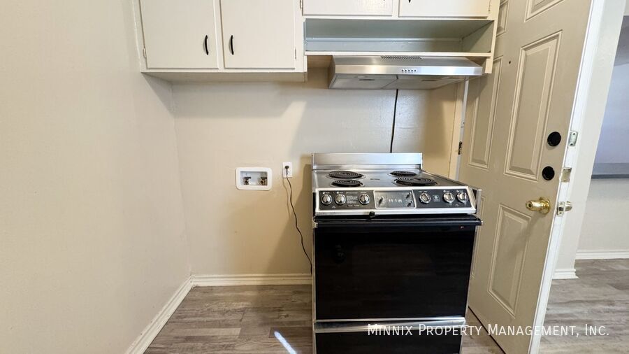 Building Photo - 2115 S Loop 289