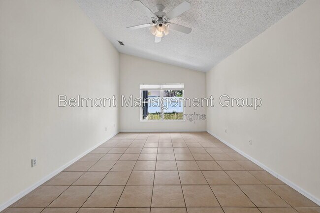 Building Photo - 2127 Korat Ln