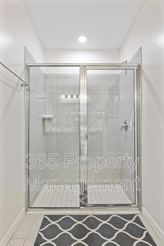 Building Photo - 15257 Mille Fiore Blvd
