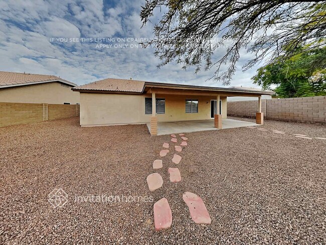 Building Photo - 6453 E Menlo St