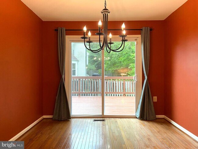 Building Photo - 7684 Green Garland Dr