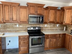 Building Photo - 405 Dorsey Ave