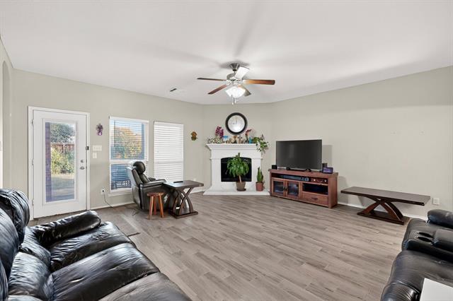 Building Photo - 525 Rustic Oak Ln