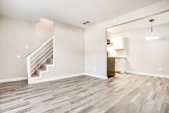 Building Photo - Zen