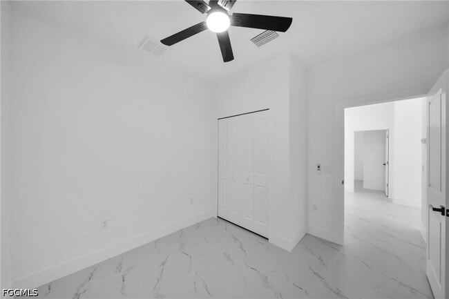 Building Photo - 4982 Fairway Ct