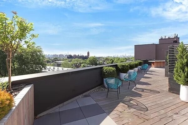 Building Photo - 426 Tompkins Ave