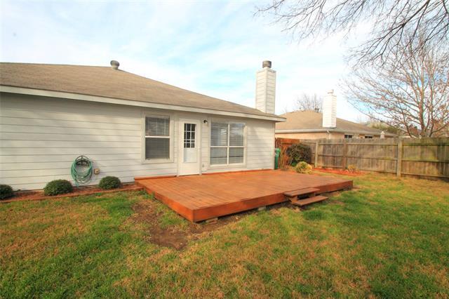 Building Photo - 824 Dixon Ln