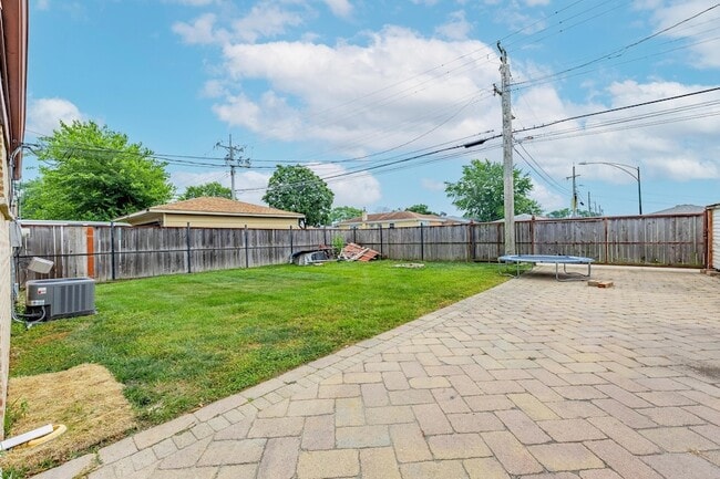 Building Photo - 4677 W 84th Pl