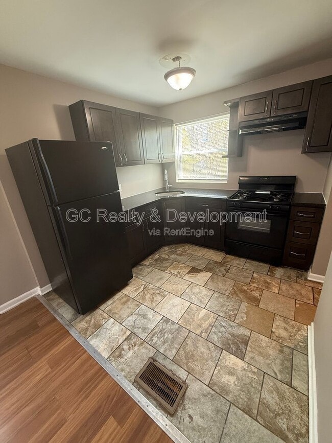 Building Photo - 9951 S Oglesby Ave