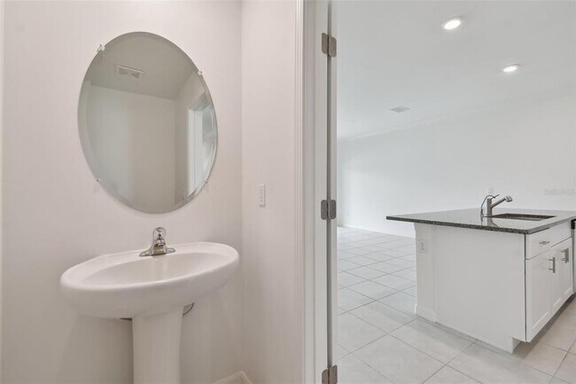 Building Photo - 9653 Ashworth Pl