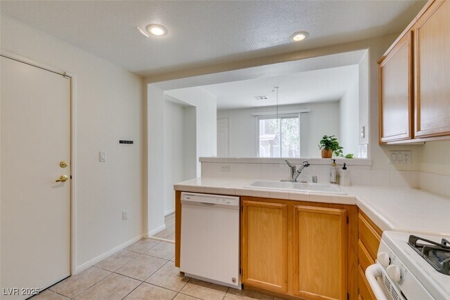 Building Photo - 10220 Delray Beach Ave